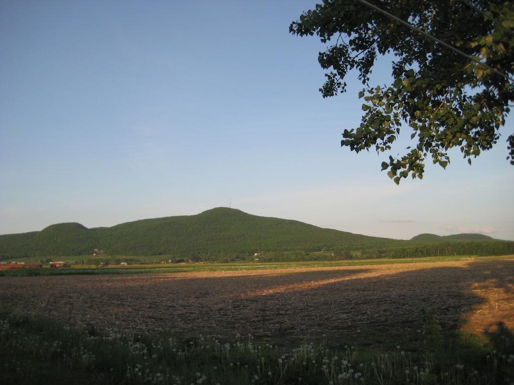 Eden Sur Terre Bed & Breakfast Marieville Room photo